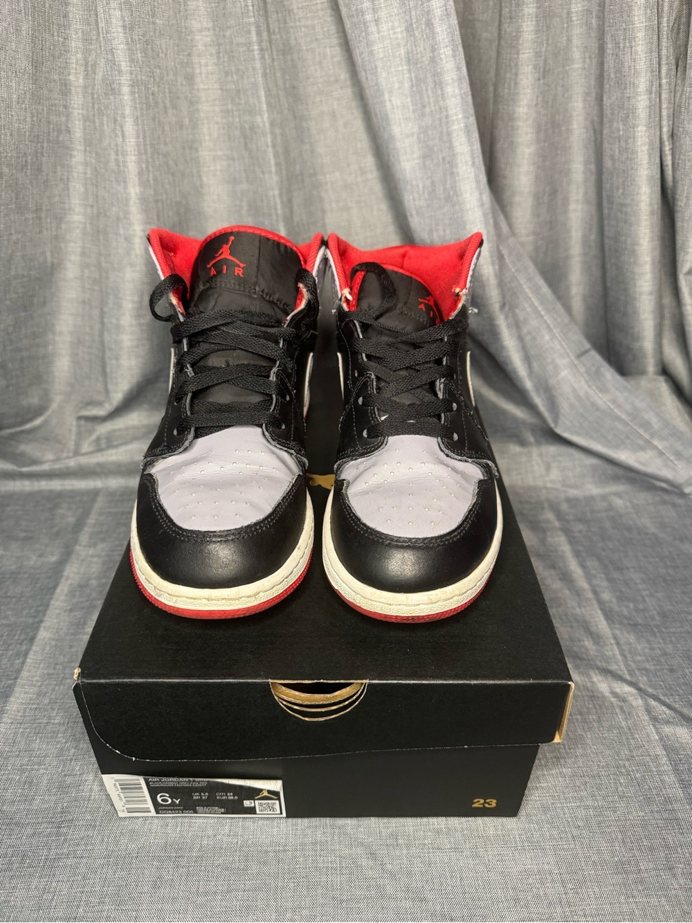 Nike Air Jordan 1 Mid GS Light Smoke Grey Black Red DQ8423-006 Youth 6Y